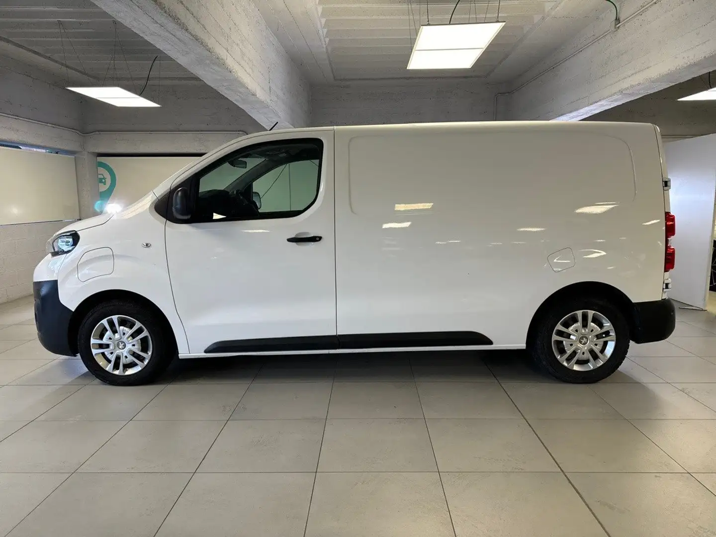 Peugeot Expert 75kwh 136cv Premium Standard Wit - 2