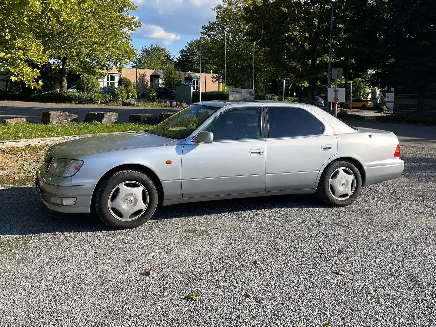 Lexus LS 400 LS 400 Srebrny - 2