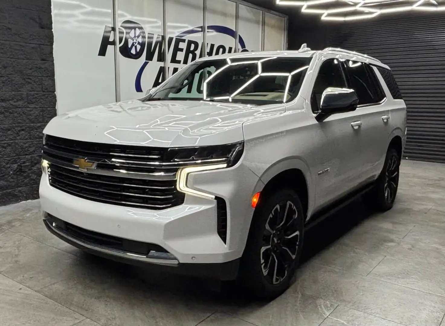 Chevrolet Tahoe Premier 4x4 4dr SUV Weiß - 1