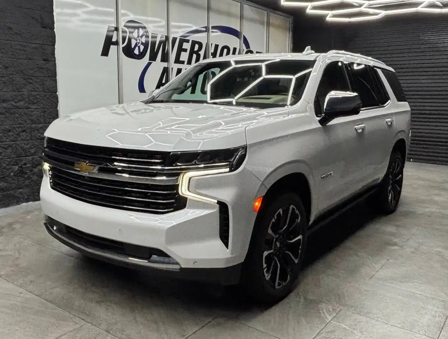 Chevrolet Tahoe Premier 4x4 4dr SUV Weiß - 2