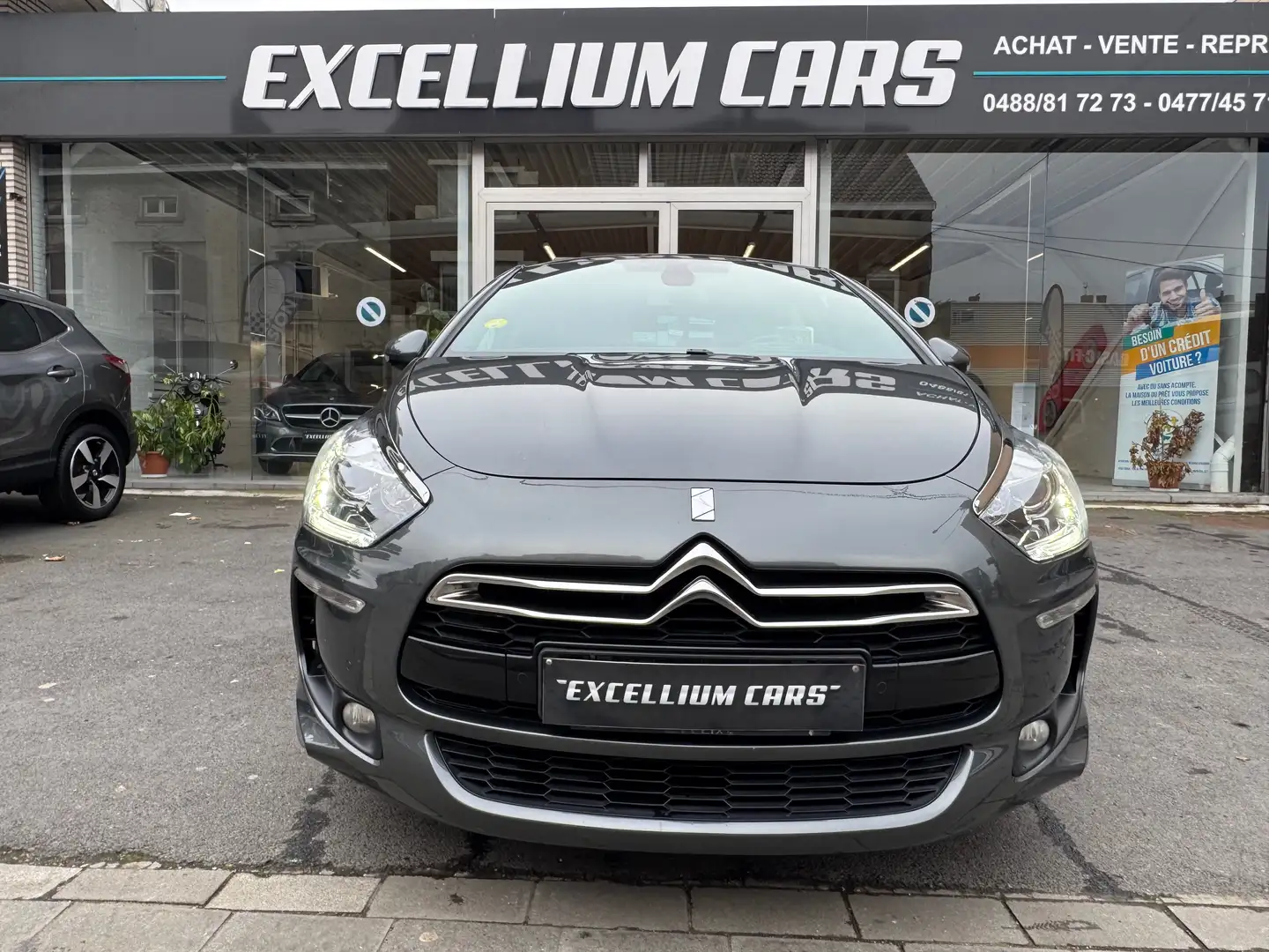 Citroen DS5 2.0 HDi Be Chic Toi Pano Cuir Gps Led Camera Carnt Gris - 2