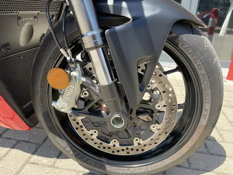 Ducati Streetfighter - foto 8