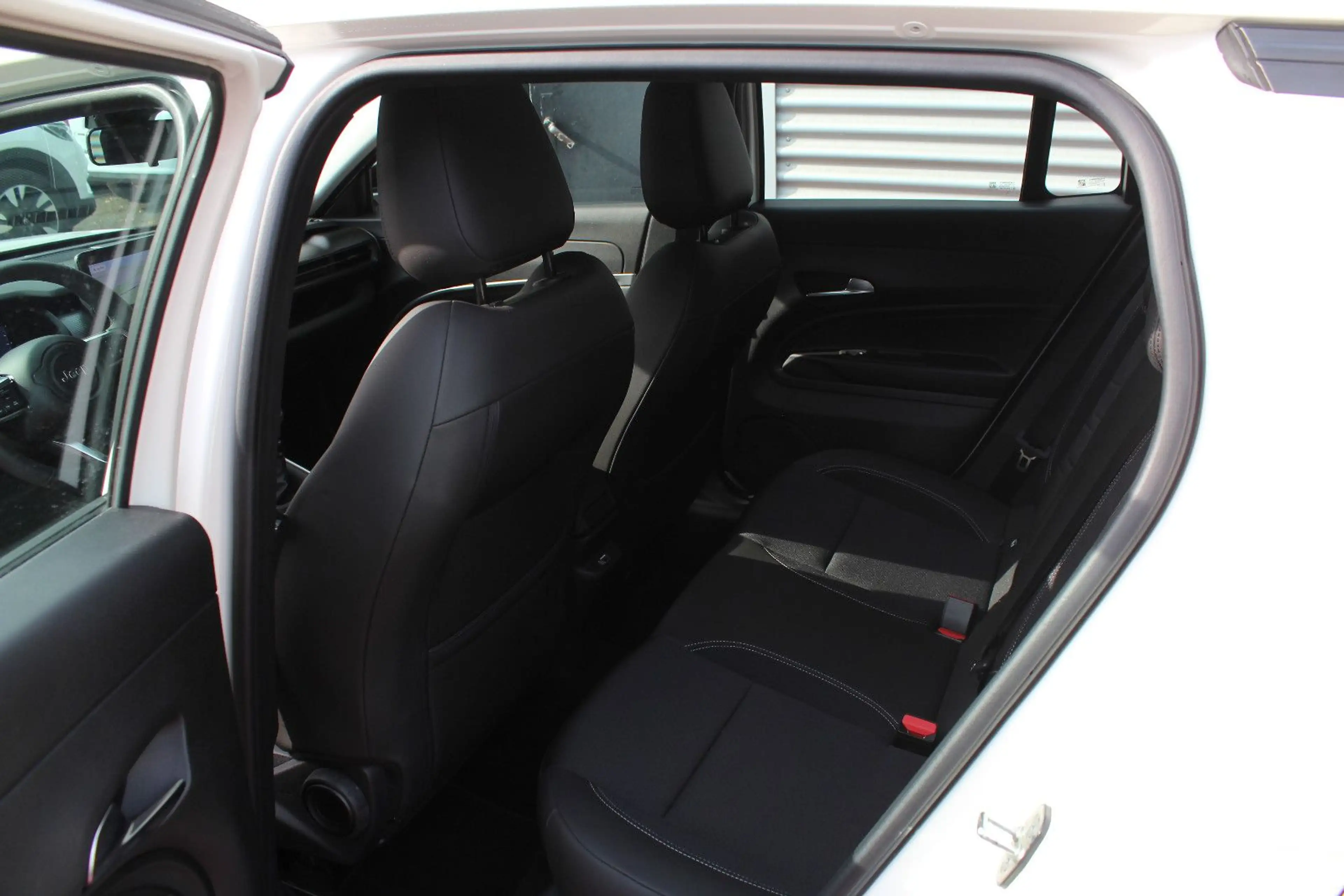 Jeep Avenger AVENGER ALTITUDE KLIMA AHK NAVI WINTERPAKET — photo 13
