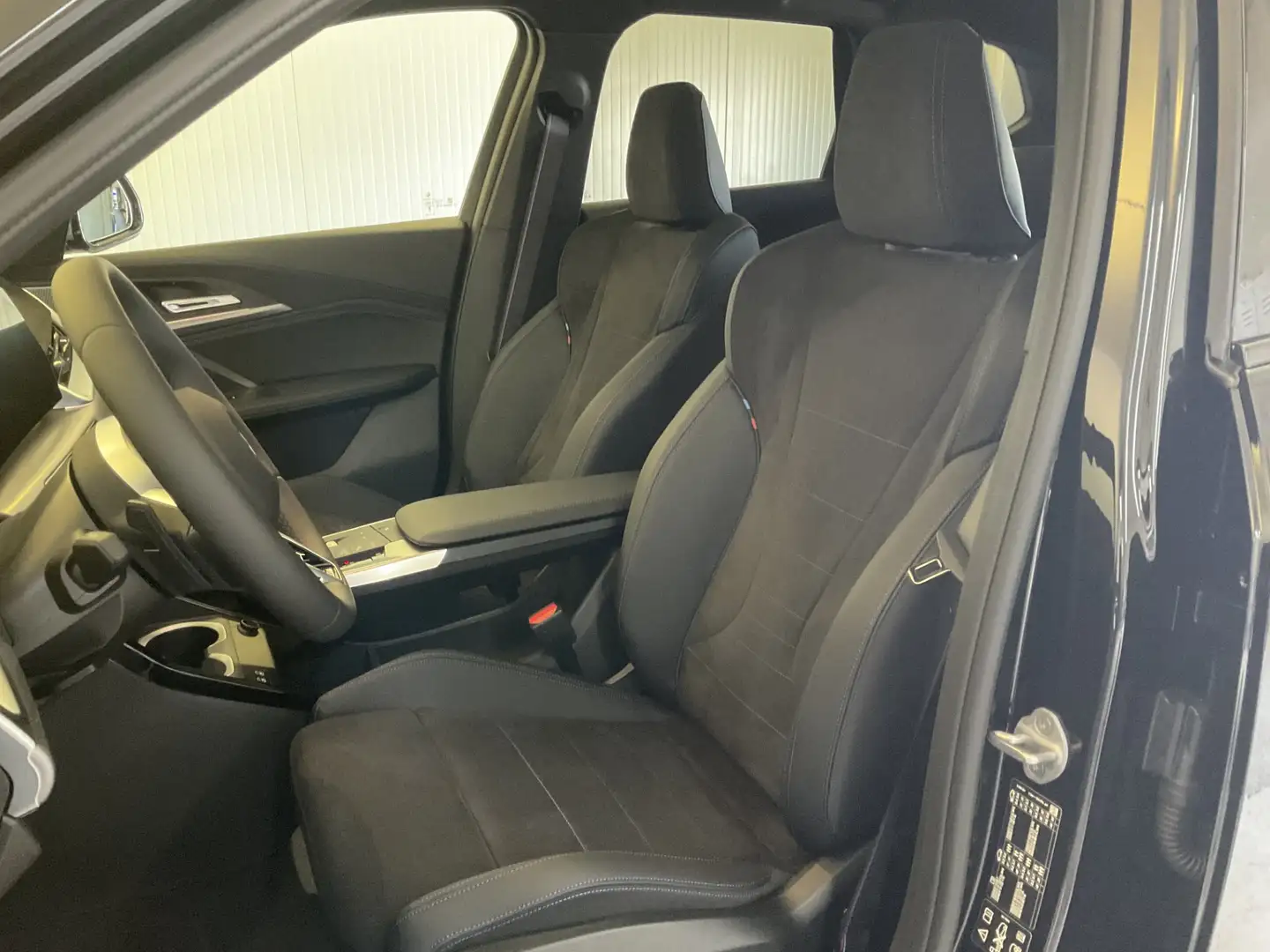 BMW X1 xDrive20d Schwarz - 2