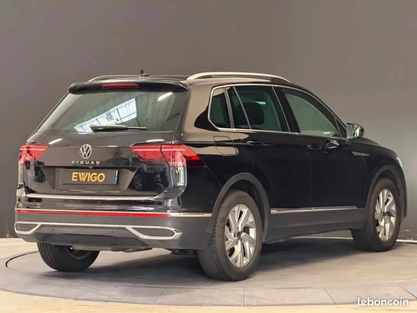 Volkswagen Tiguan 2.0 TDI 150ch DSG ELEGANCE Noir - 2