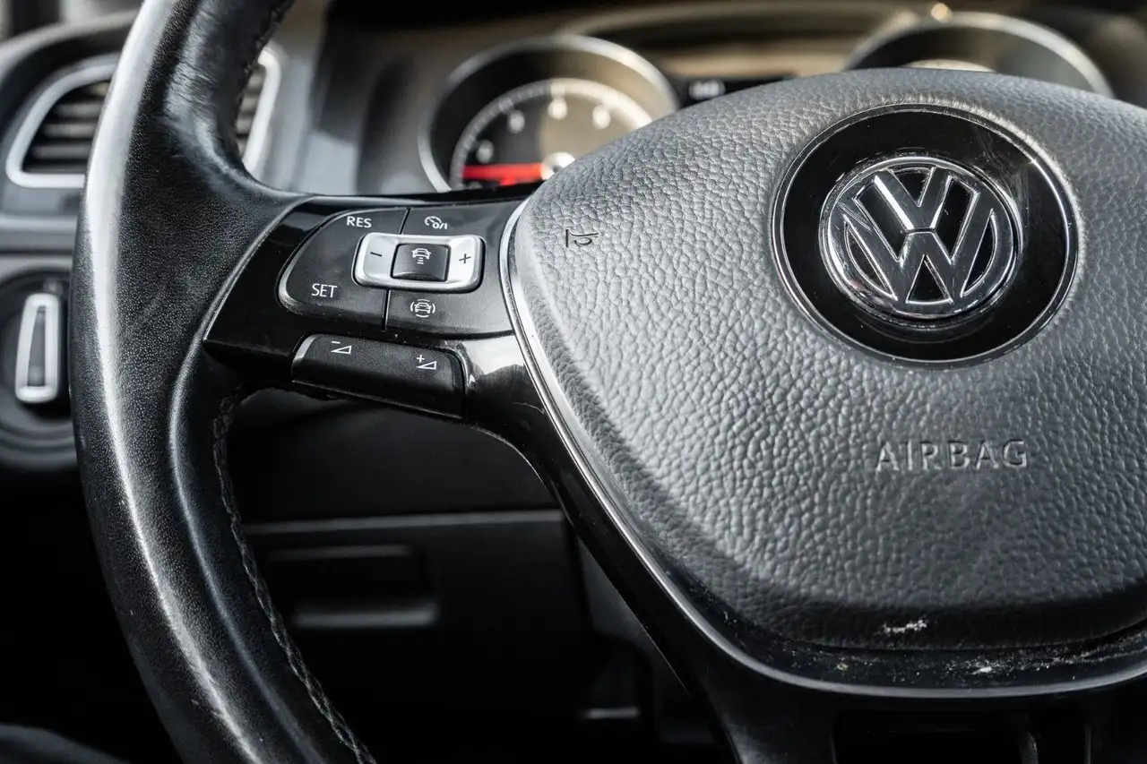 Volkswagen Golf снимка Volkswagen Golf