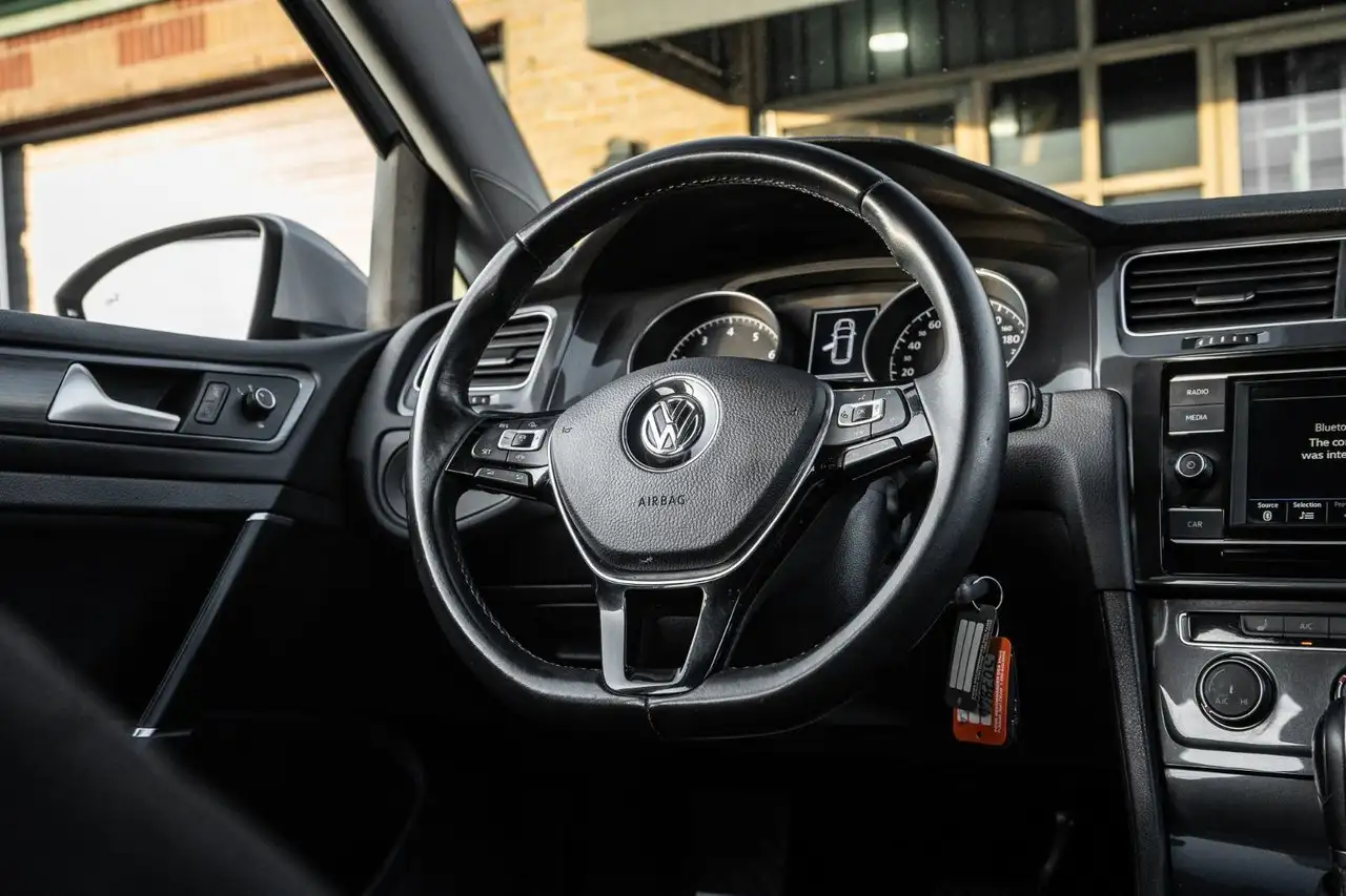 Volkswagen Golf снимка Volkswagen Golf