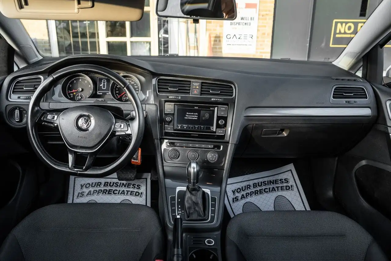 Volkswagen Golf снимка Volkswagen Golf