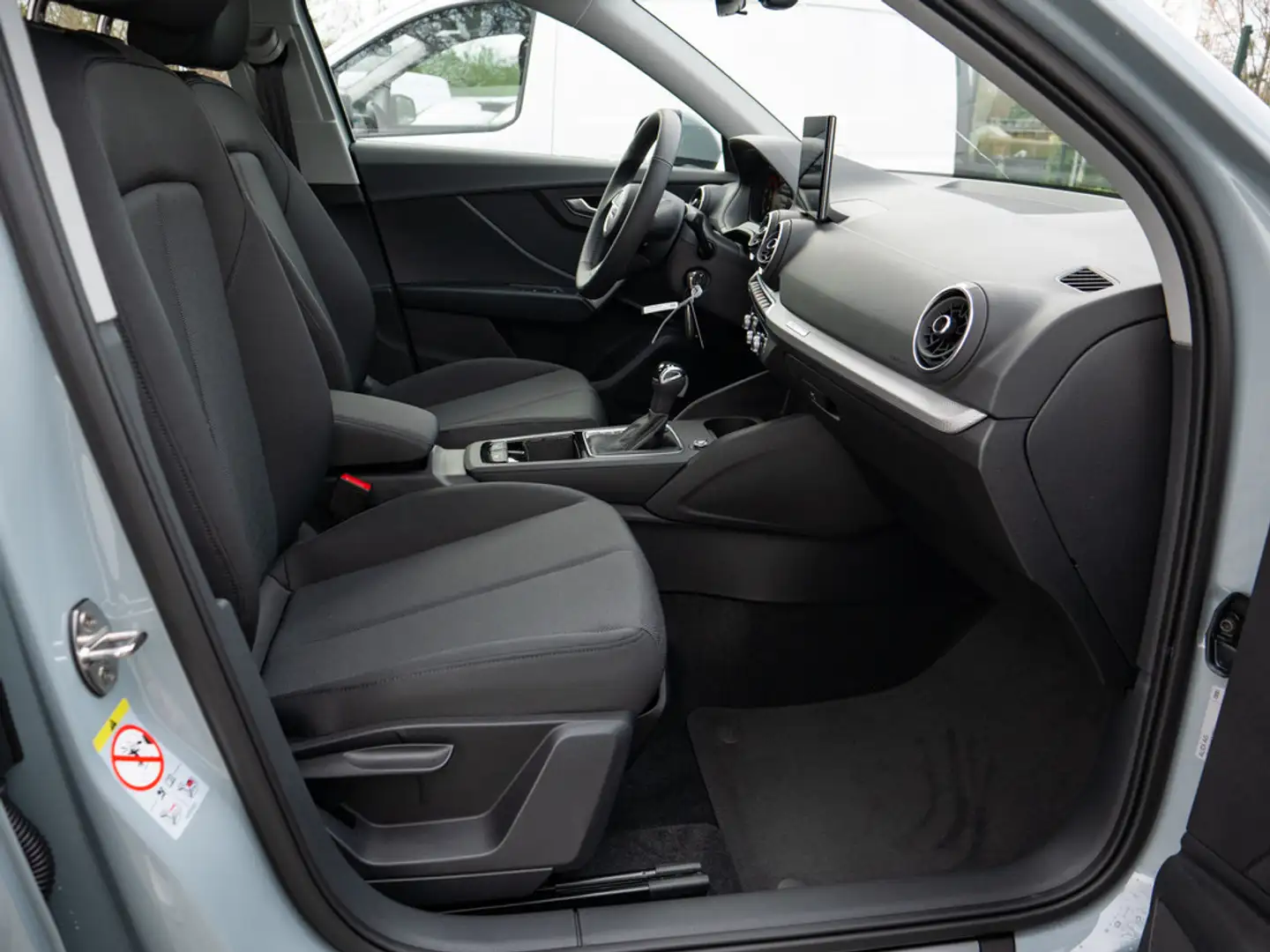 Audi Q2 advanced 35 TFSI 110150 kWPS S tronic LED Grijs - 2