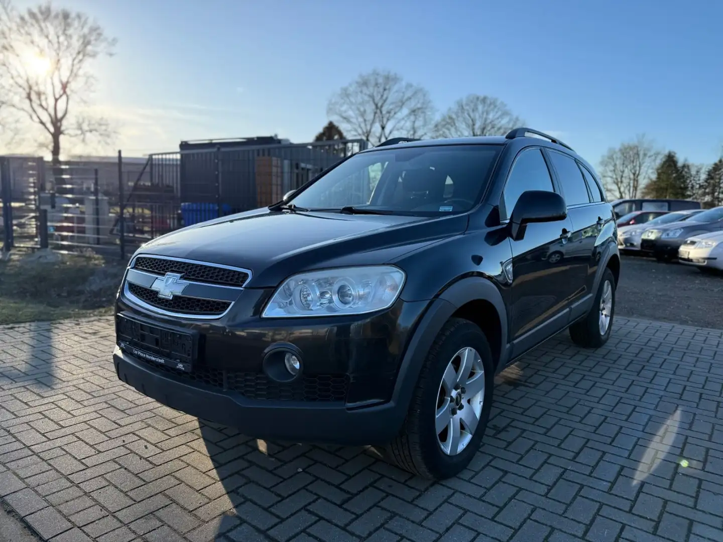 Chevrolet Captiva 7-SITZER/TÜV NEU/ALIFELGEN/PDC/TEMPOMAT Schwarz - 1