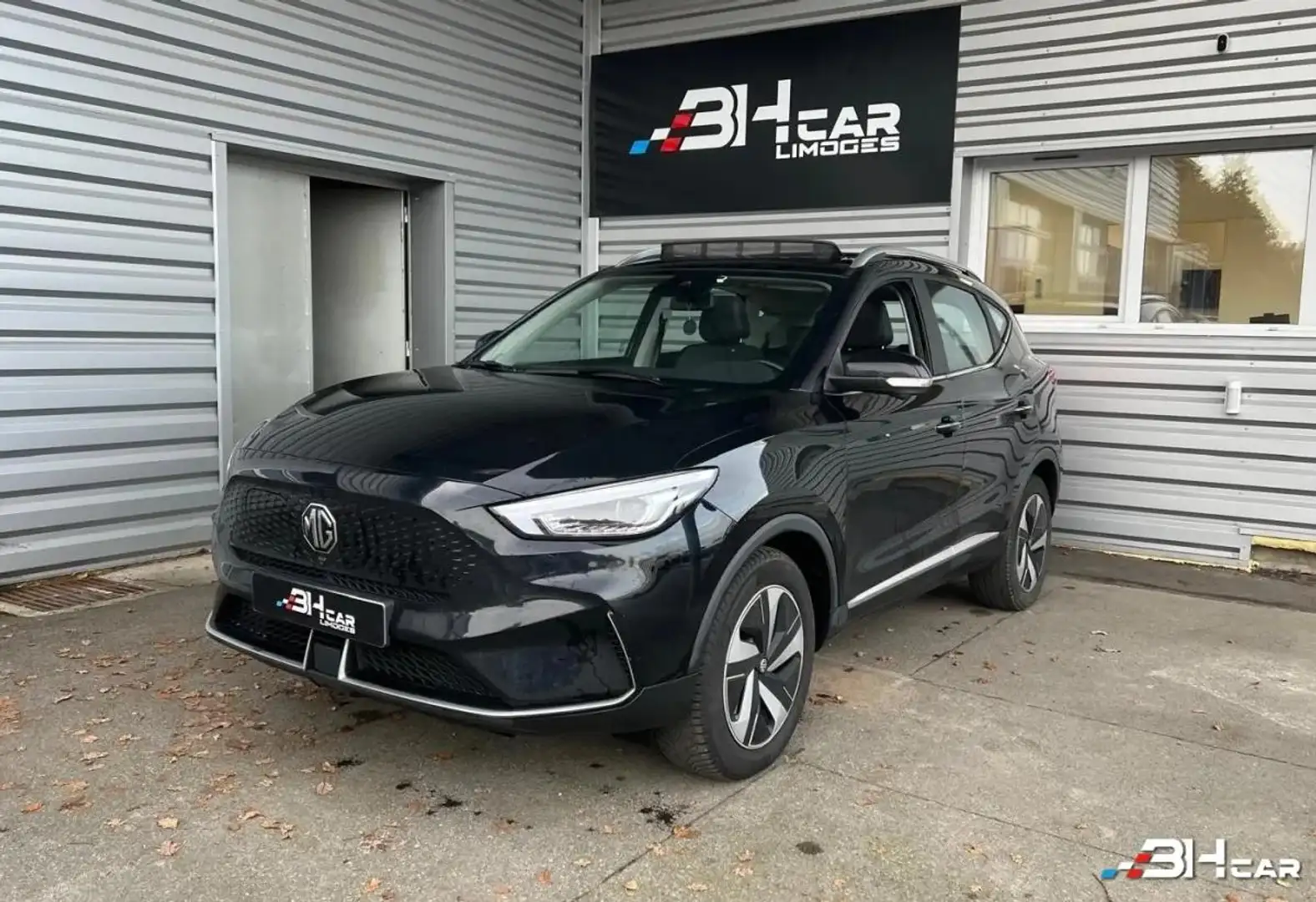 MG ZS 72KWH AUTONOMIE-ETENDUE LUXURY Noir - 2