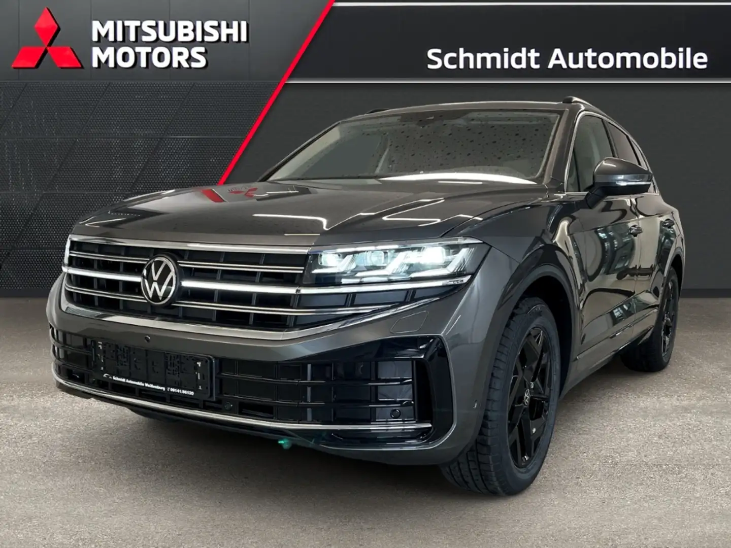 Volkswagen Touareg 3.0 V6 TDI 4Motion AHK el.Heckkl. Panoama Šedá - 1