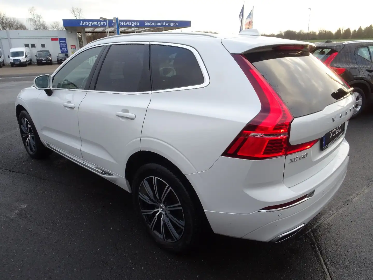 Volvo XC60 B5 Inscription AWD Weiß - 2