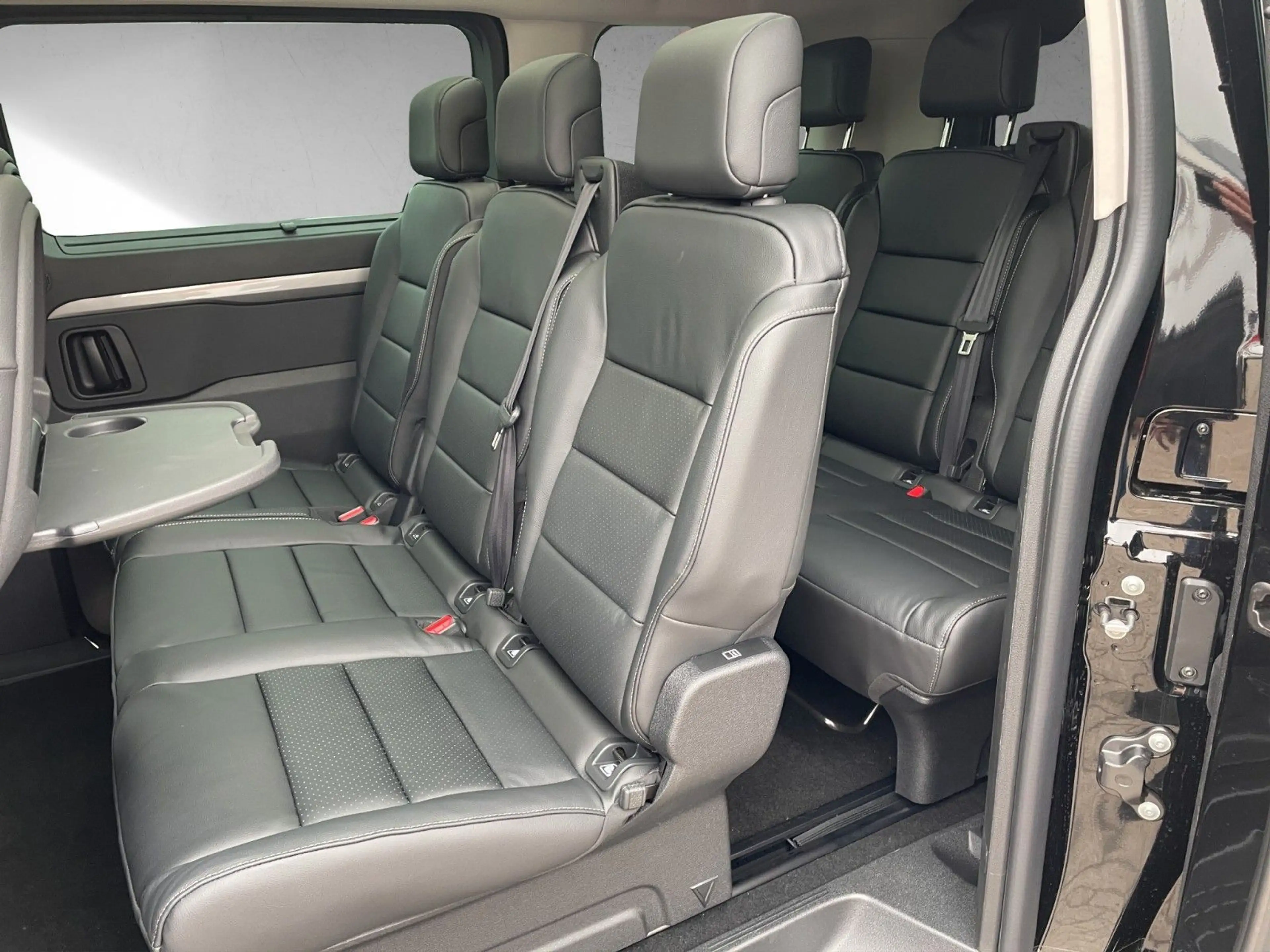 Peugeot Traveller Allure L2 / Panoramadach / AHK — photo 15