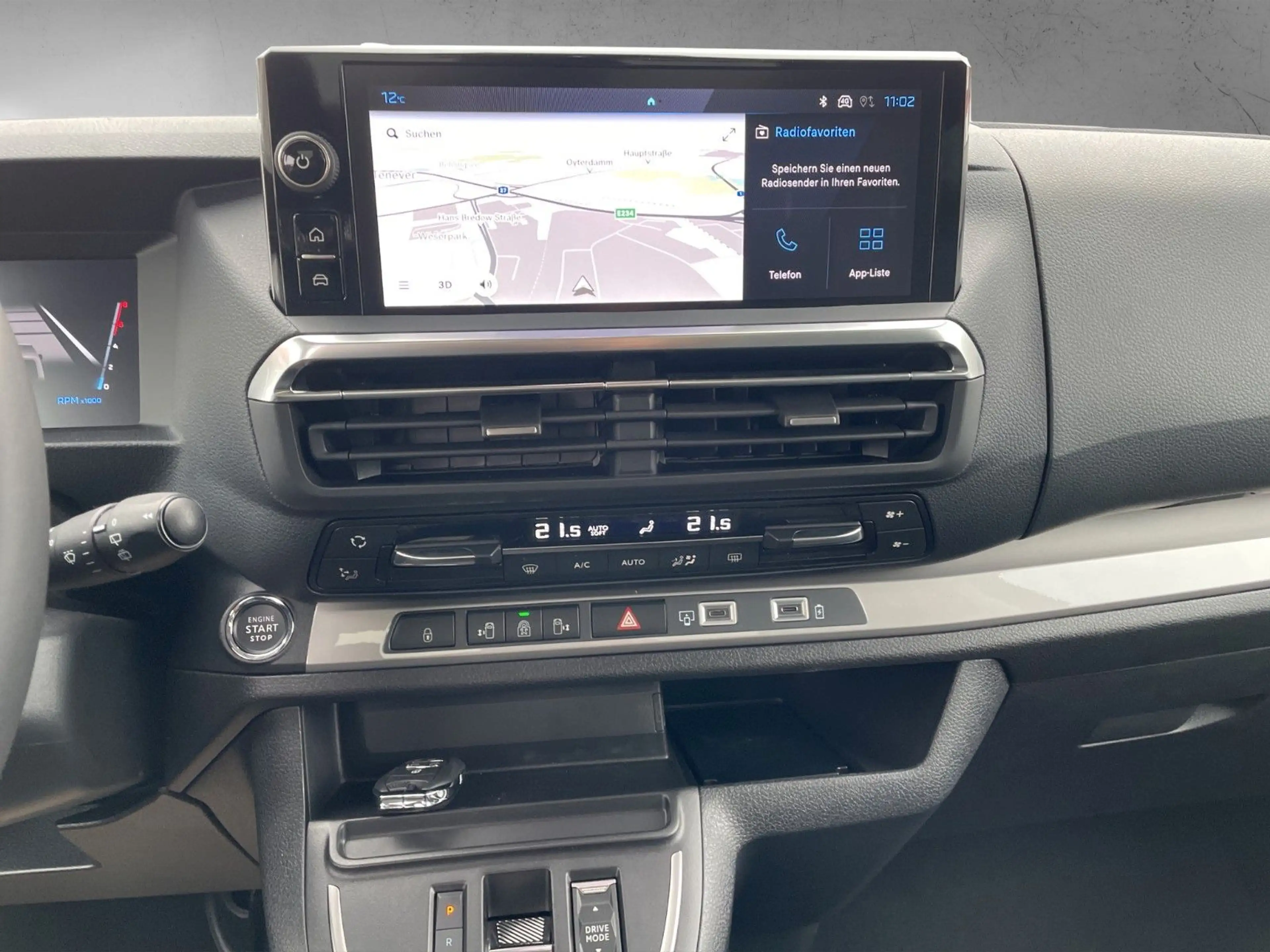 Peugeot Traveller Allure L2 / Panoramadach / AHK — photo 14