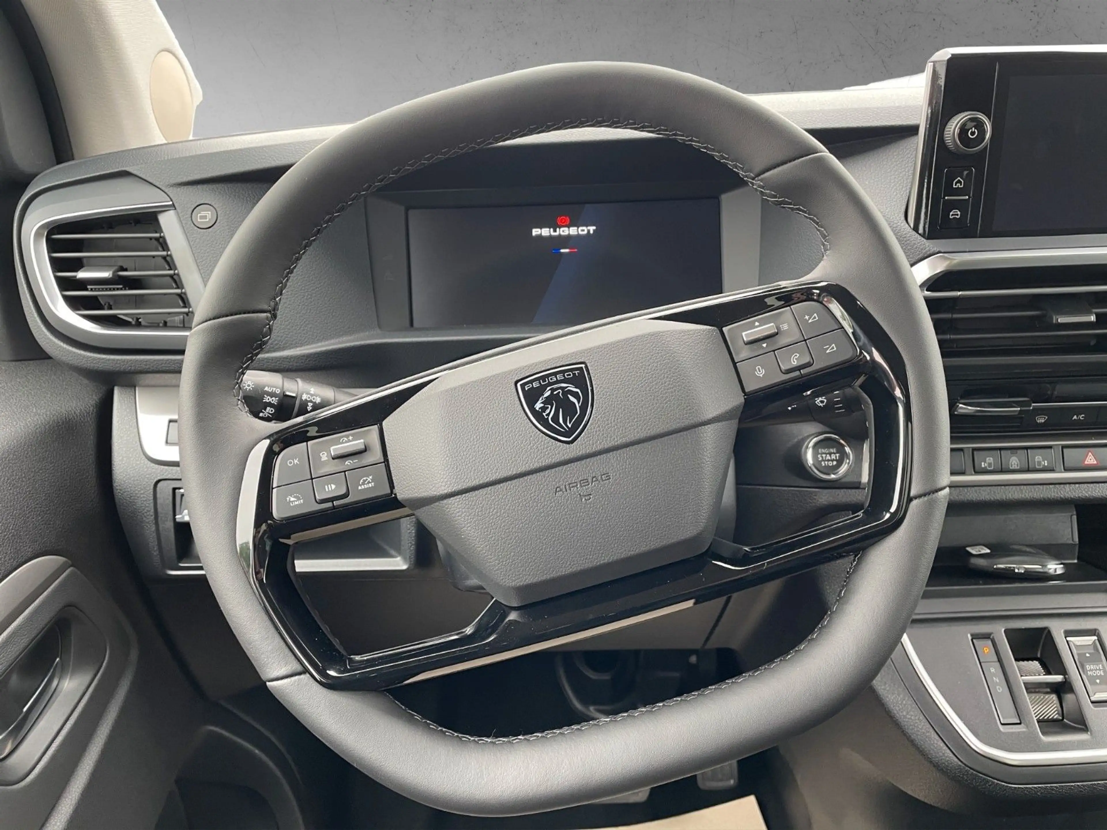 Peugeot Traveller Allure L2 / Panoramadach / AHK — photo 12