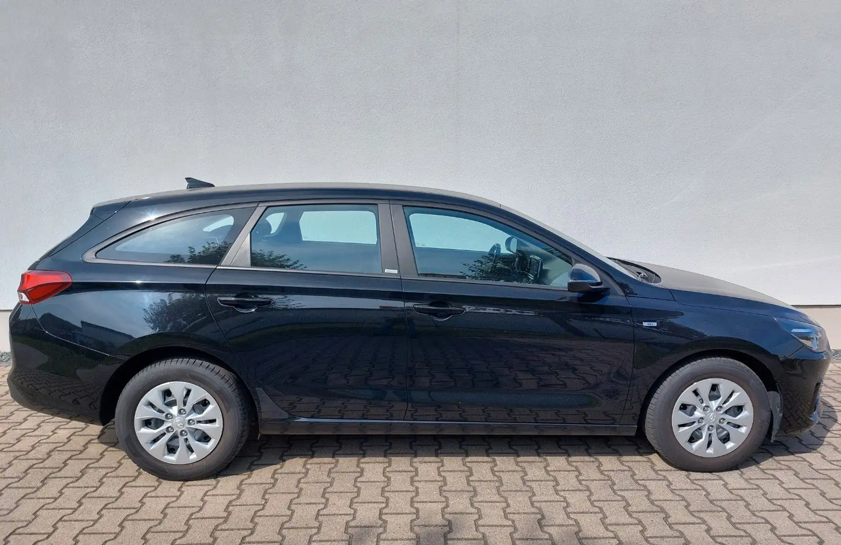 Hyundai i30 cw DAB RF-Kamera Sitzheiz. Apple CP Android Schwarz - 2