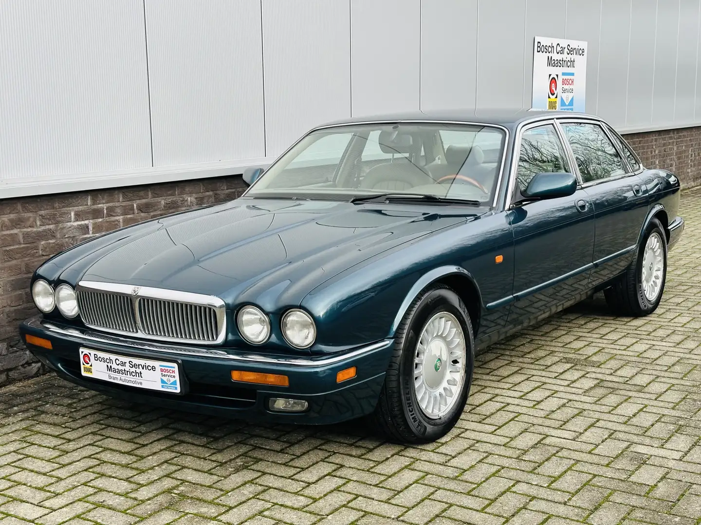 Jaguar XJ12 | 6.0 V12 | Well Maintained | Originally Dutch del Blau - 2