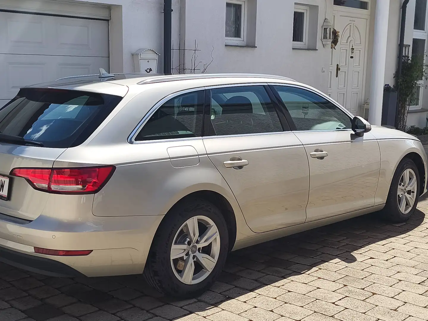 Audi A4 A4 Avant 2,0 TDI Design S-tronic Silber - 2