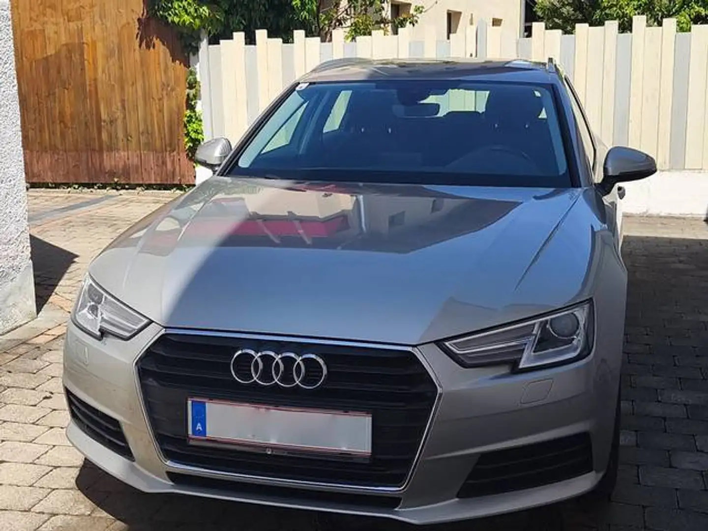 Audi A4 A4 Avant 2,0 TDI Design S-tronic Silber - 1