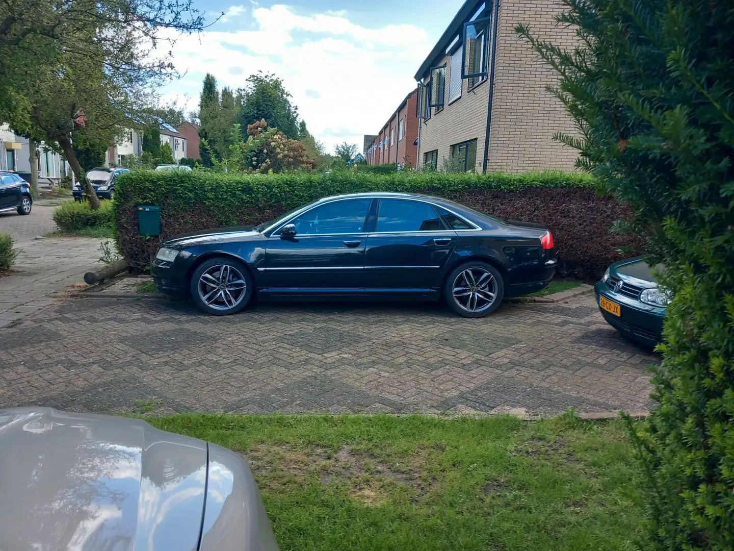 Audi A8 3.7 quattro - 1