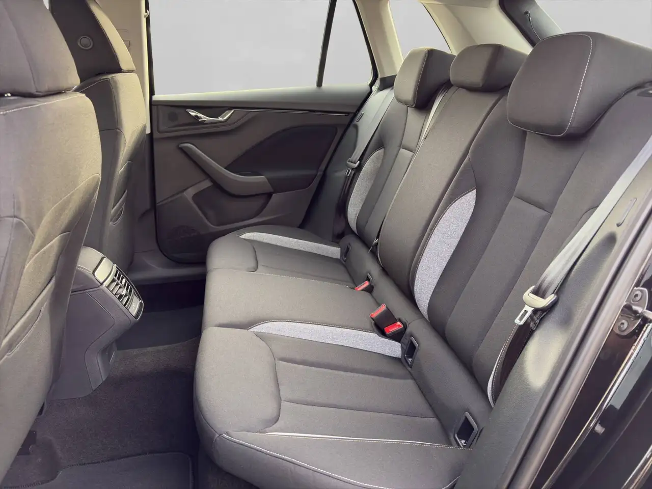 Skoda Kamiq 1.0TSI DSG SELECTION+AHK+RFK+KESSY+LENKRADH., миниатюра 12
