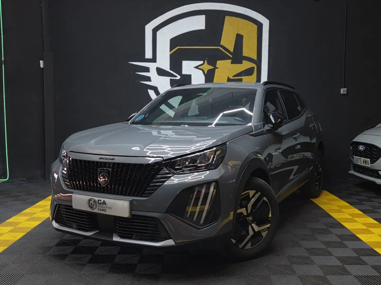 Peugeot 2008 1.2 PureTech S&S Allure 100 Gris - 1
