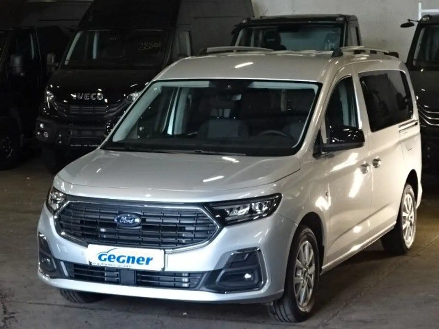 Ford Grand Tourneo 2.0l TDi Titanium Aut. Kam. LED Argintiu - 2