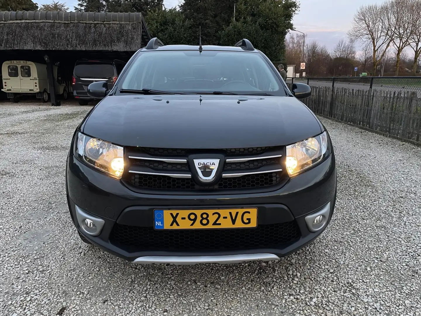 Dacia Sandero 0.9 TCe Stepway Navi, Cruise, Trekhaak Grau - 2