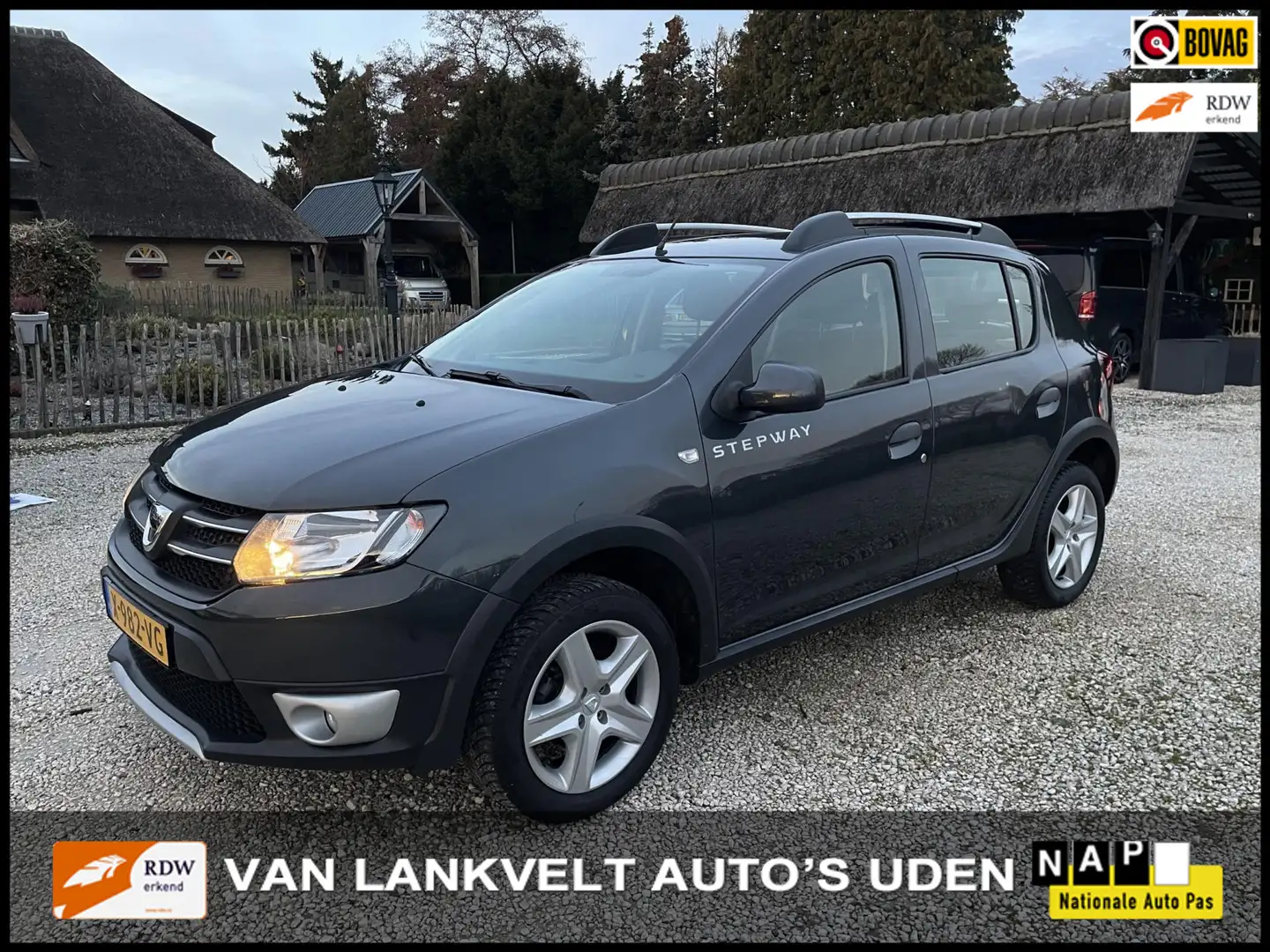 Dacia Sandero 0.9 TCe Stepway Navi, Cruise, Trekhaak Grau - 1