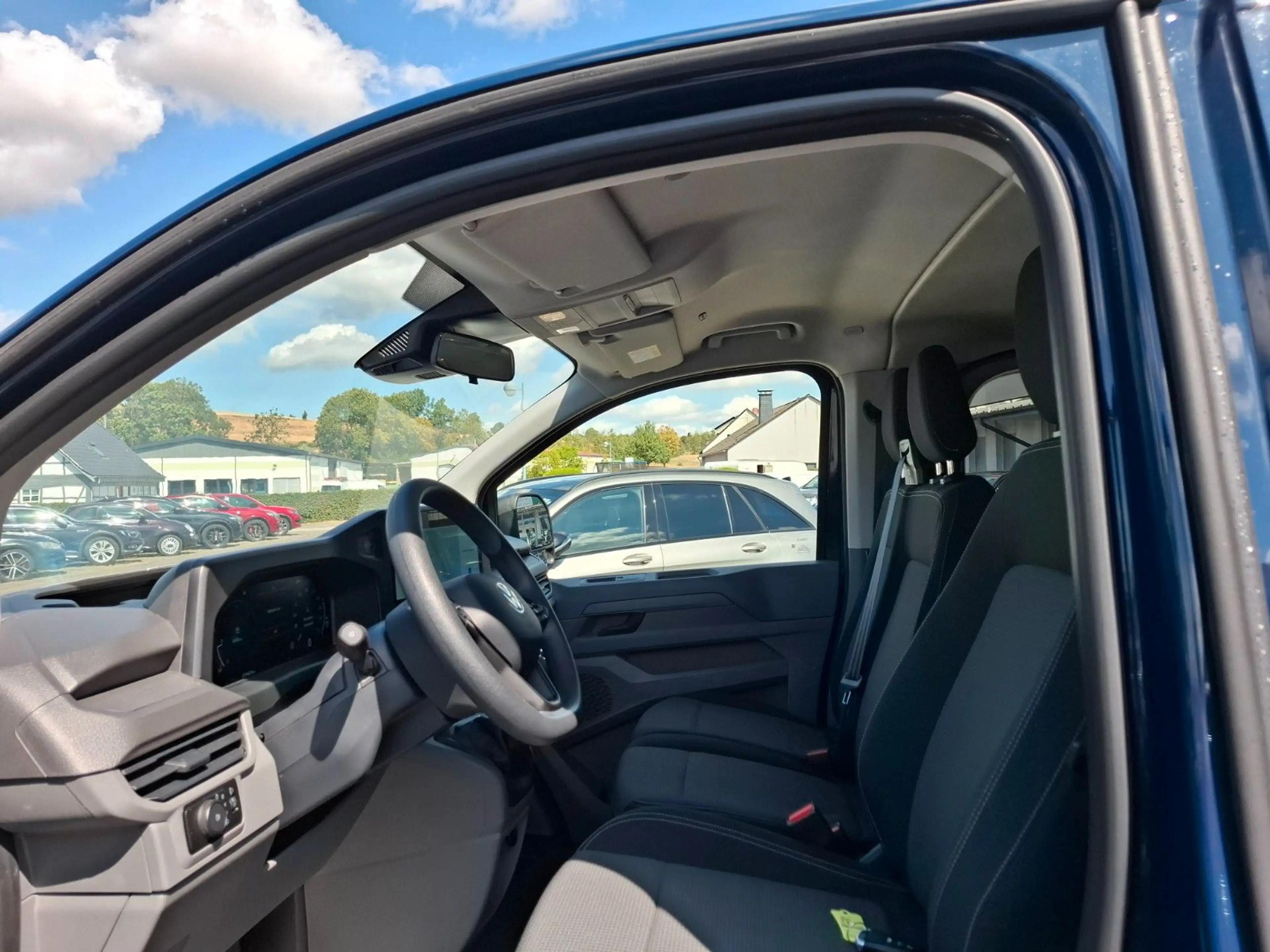 Volkswagen T7 Caravelle 2.0 TDI APP KAMERA LED KLIMA — photo 7