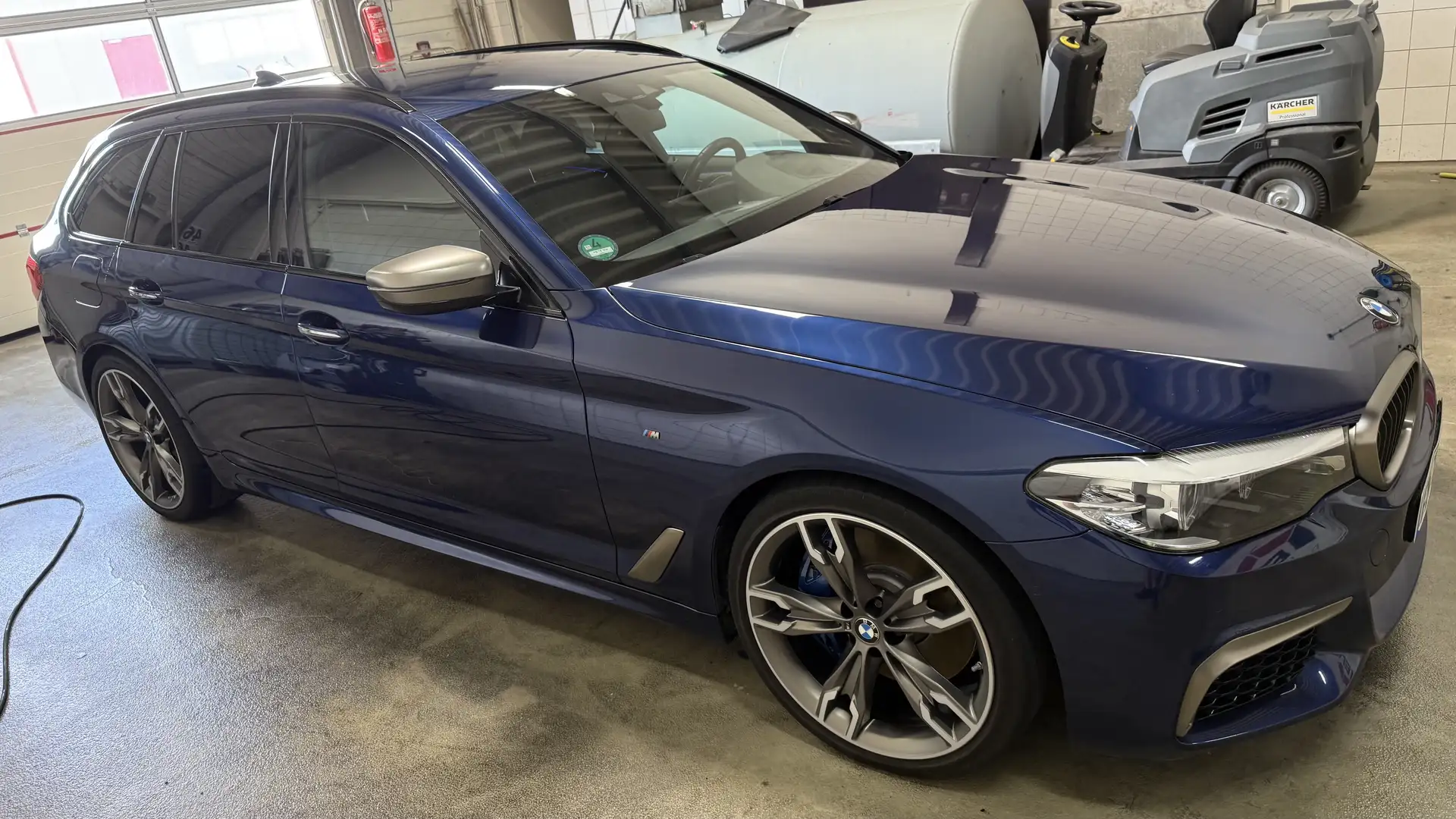 BMW M550 M550d xDrive Touring Aut. - 1