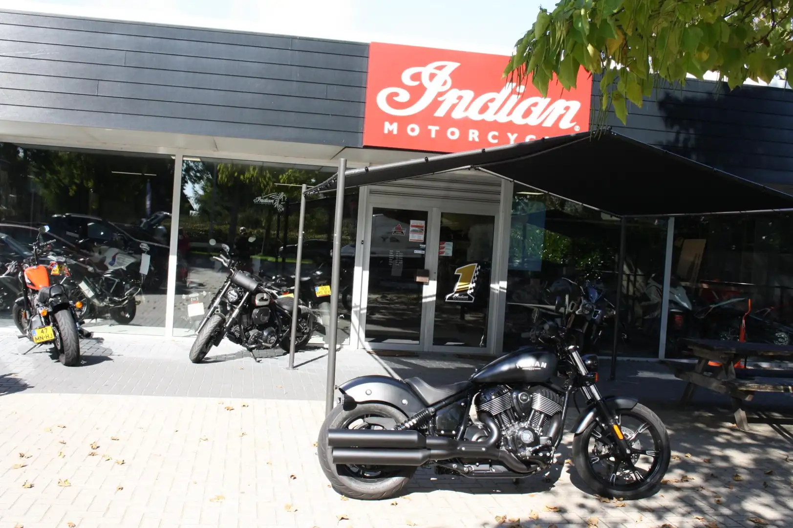 Indian Chief Chopper 116 Dark Horse, 24 Maanden Garantie, Inrui Zwart - 2