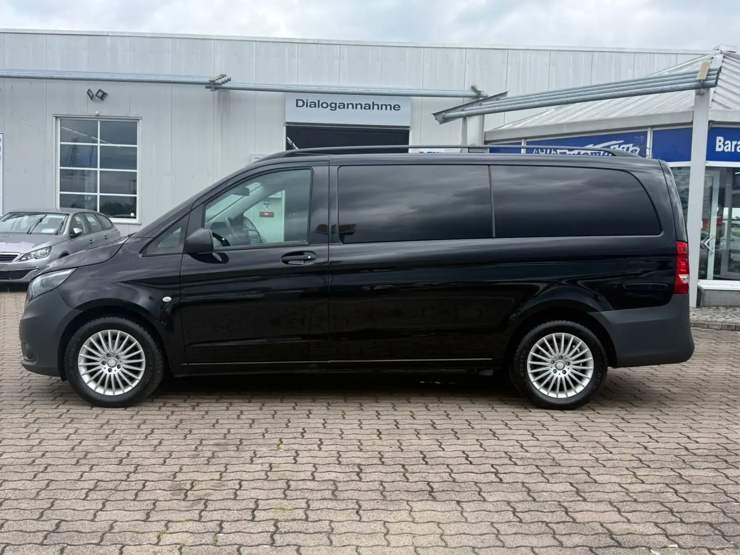 Mercedes-Benz Vito Tourer 116 CDI BT Pro lang 9-Sitzer Schwarz - 2