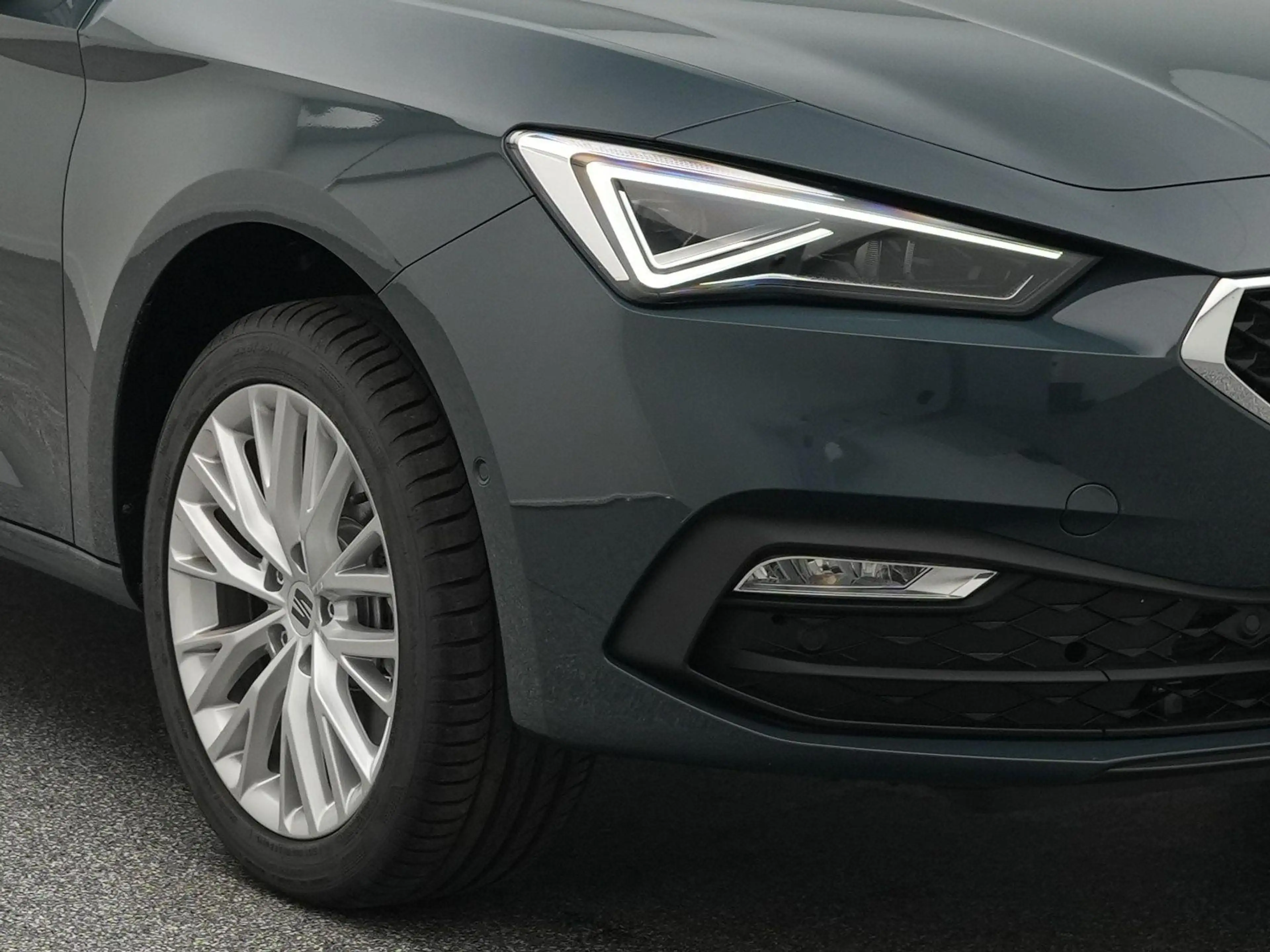 SEAT Leon e-Hybrid Sportstourer 1.5 TSI Business Style 204pk | Lage f — photo 14