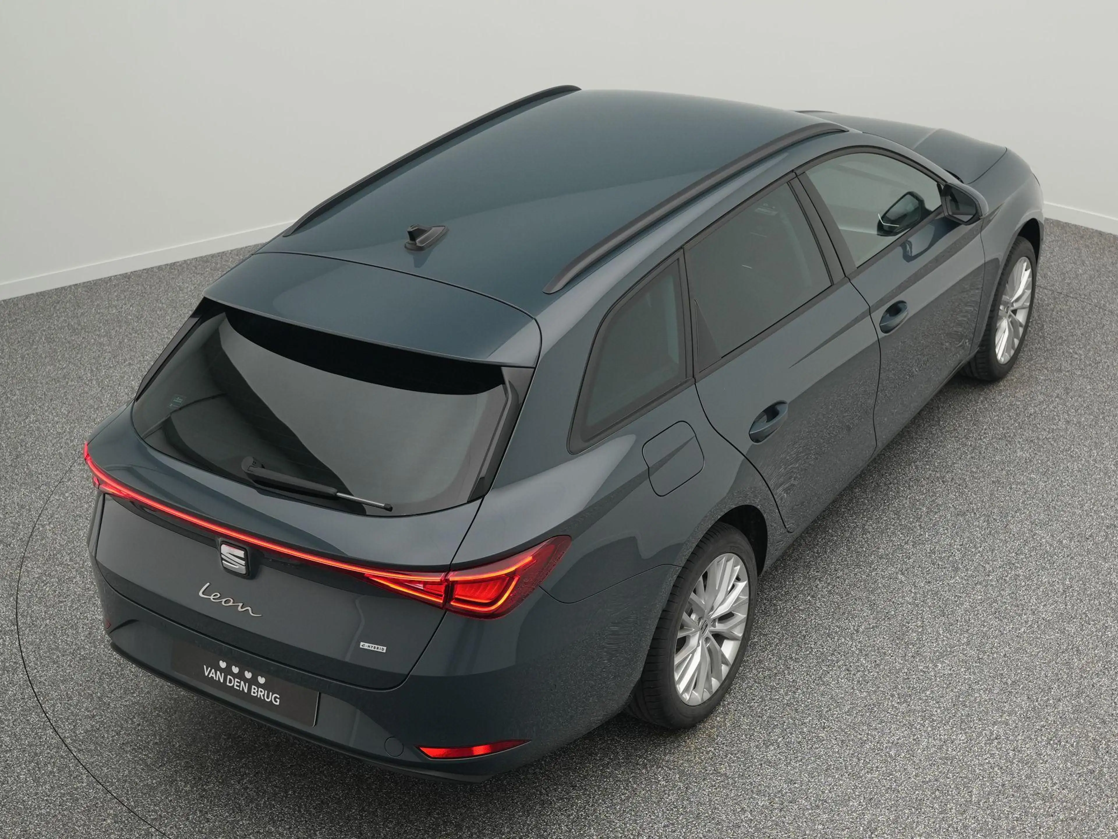 SEAT Leon e-Hybrid Sportstourer 1.5 TSI Business Style 204pk | Lage f — photo 13