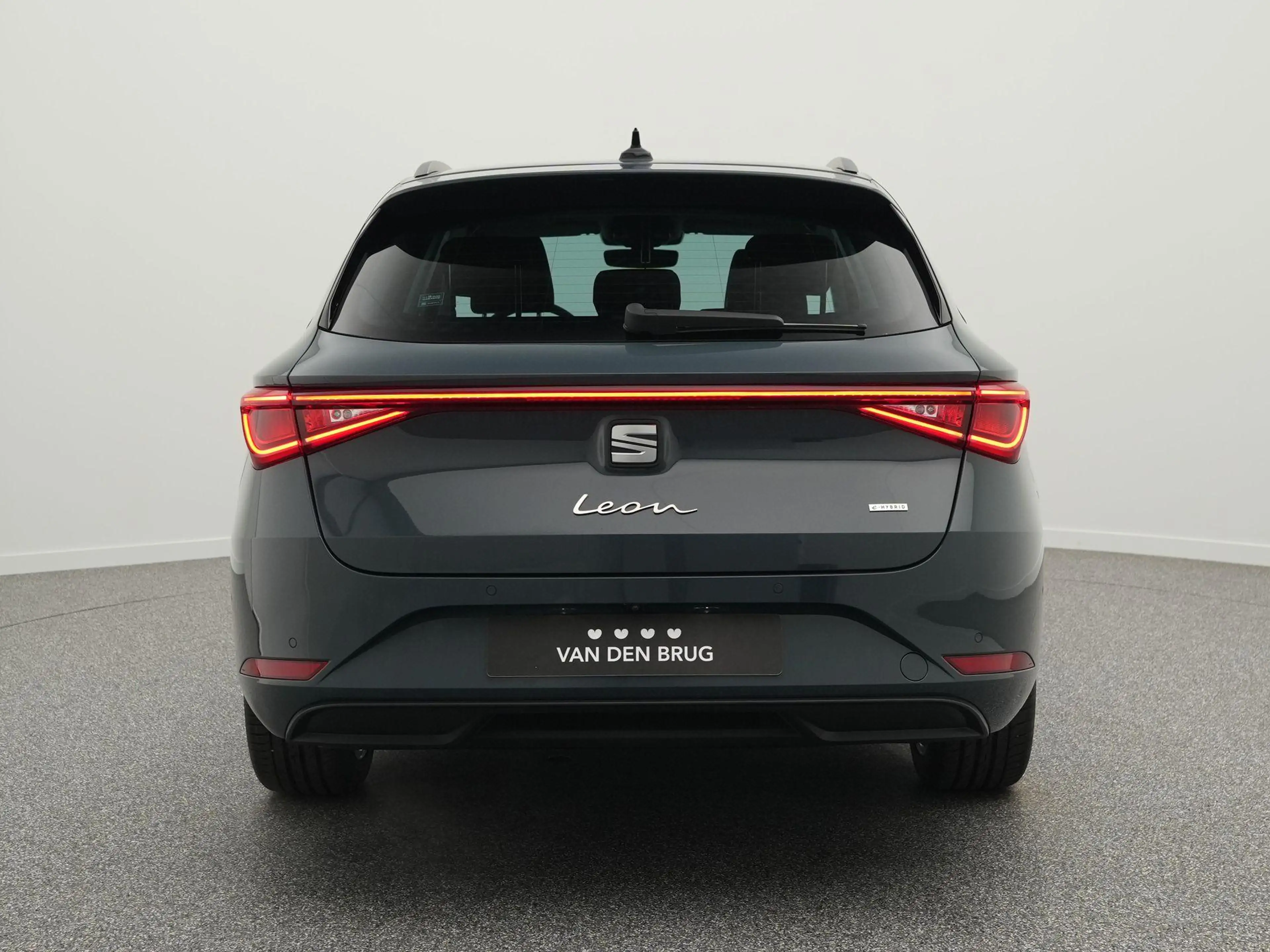 SEAT Leon e-Hybrid Sportstourer 1.5 TSI Business Style 204pk | Lage f — photo 5
