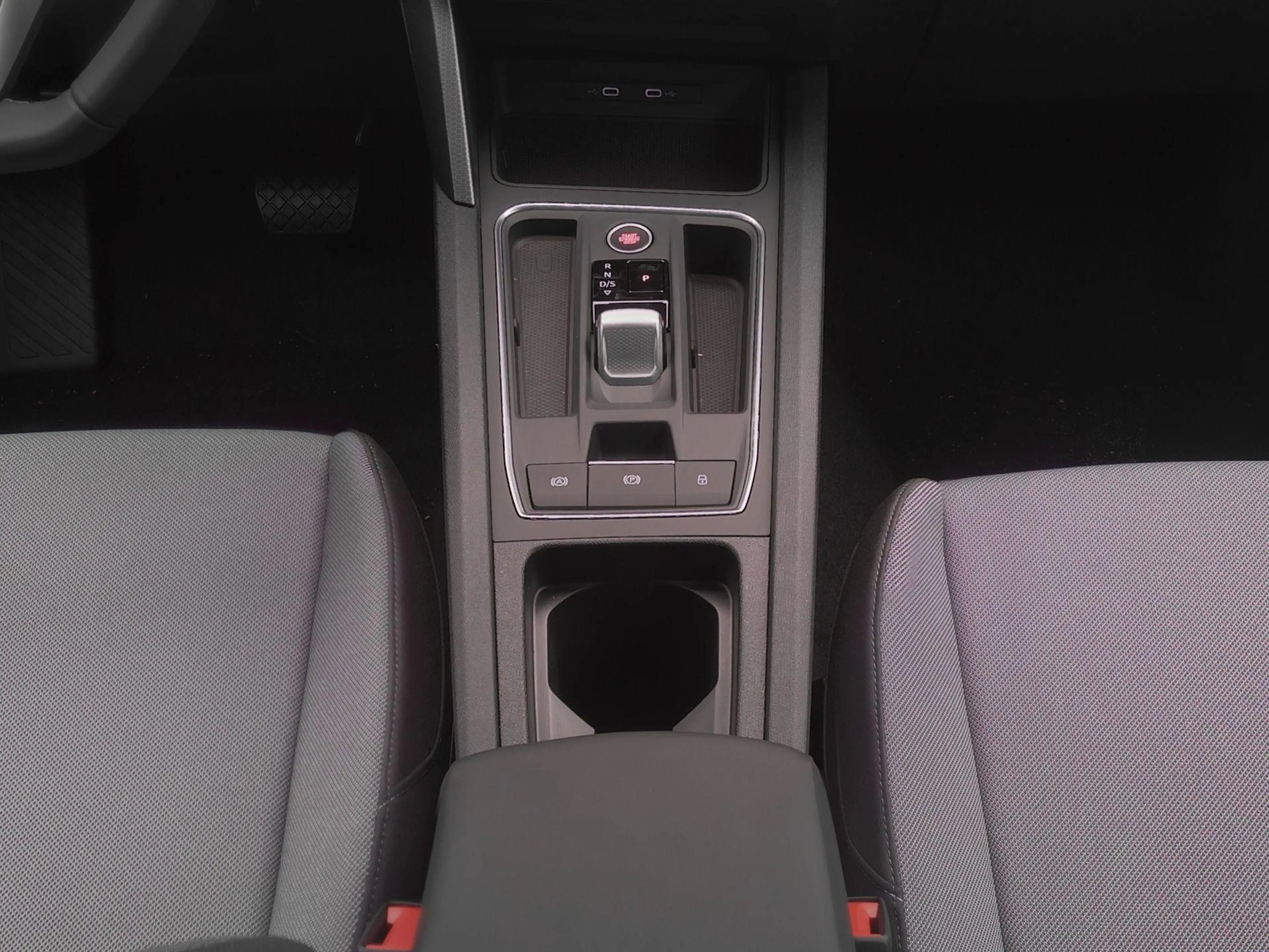 SEAT Leon e-Hybrid Sportstourer 1.5 TSI Business Style 204pk | Lage f — photo 9