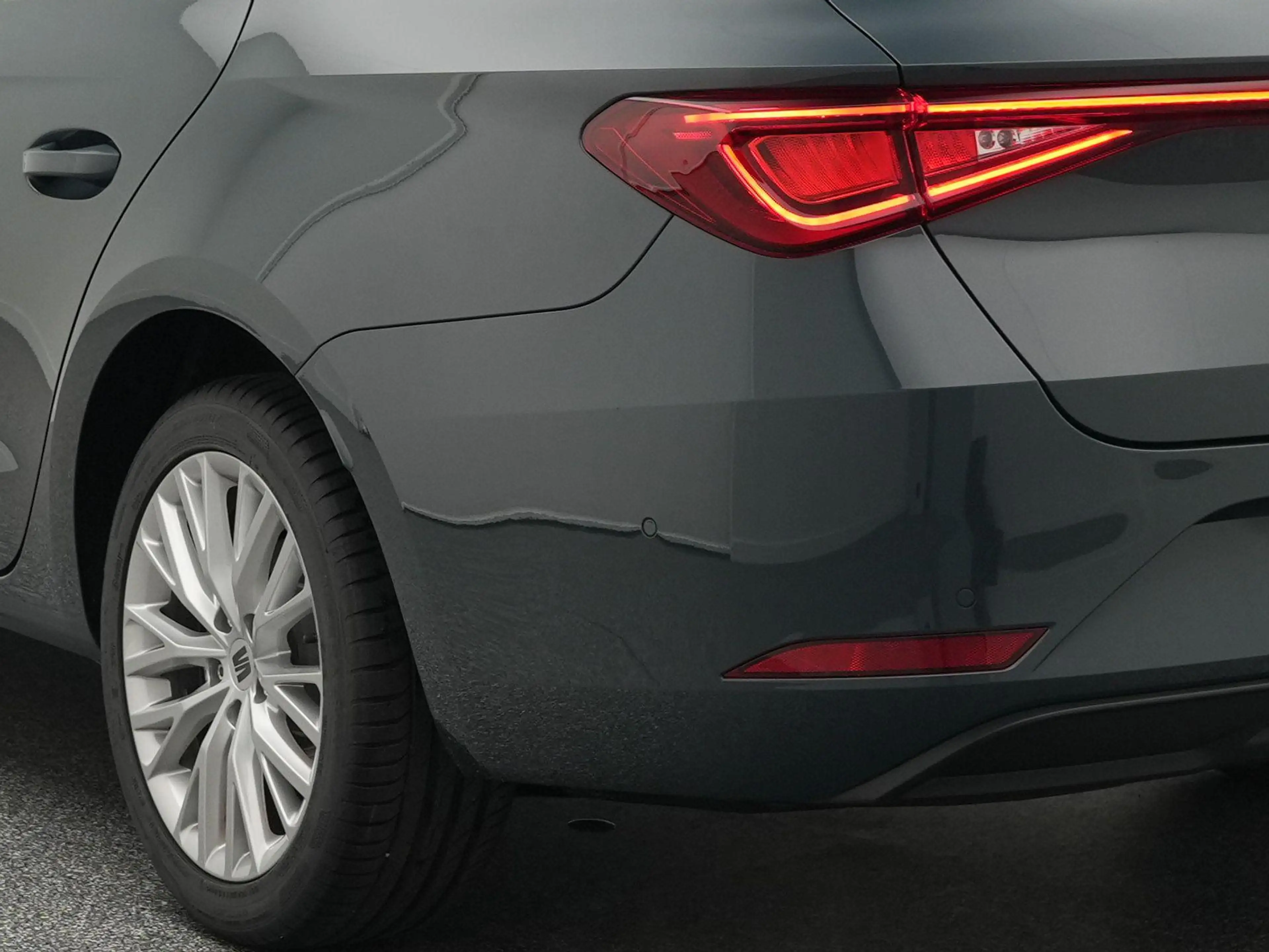 SEAT Leon e-Hybrid Sportstourer 1.5 TSI Business Style 204pk | Lage f — photo 15