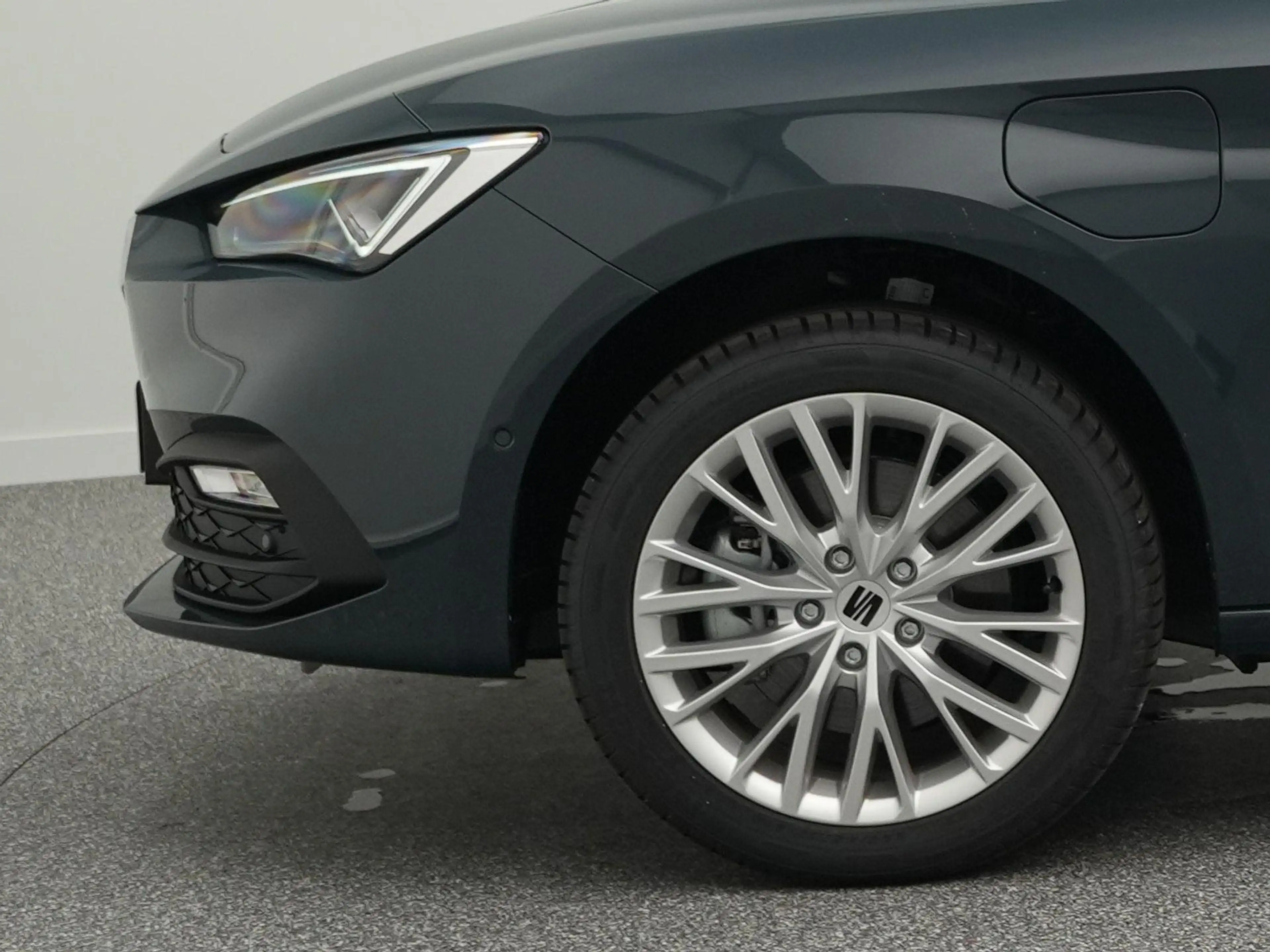 SEAT Leon e-Hybrid Sportstourer 1.5 TSI Business Style 204pk | Lage f — photo 6