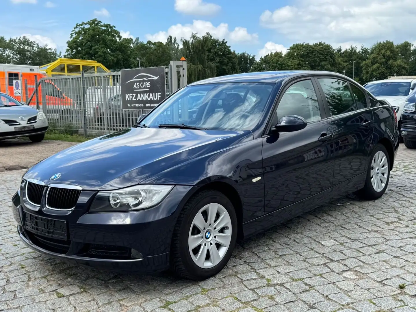 BMW 320 d Lim*Klima*Aluf*PDC*SHD* plava - 2