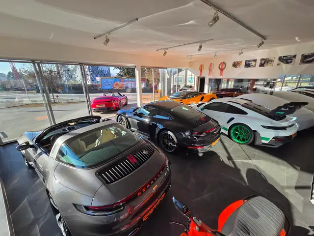 Porsche 992 GT3 RS Neuwagen 2/25 Clubsport Carbon Leder Lift Ansicht 34