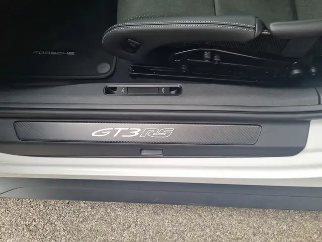 Porsche 992 GT3 RS Neuwagen 2/25 Clubsport Carbon Leder Lift Ansicht 22