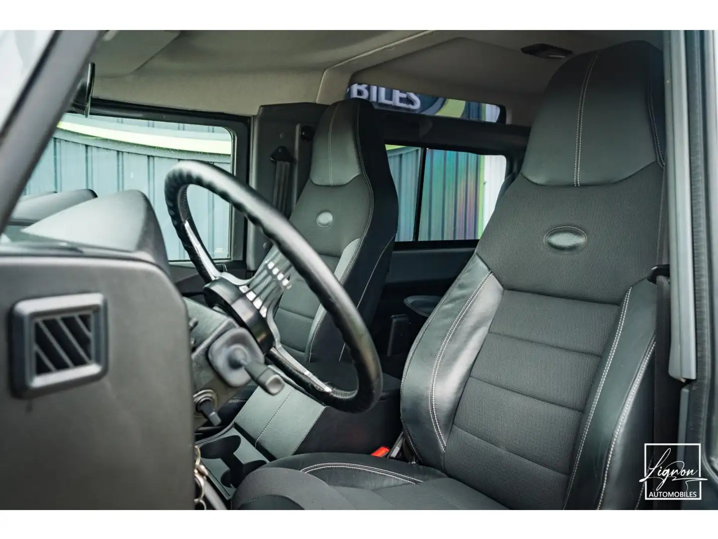 Land Rover Defender 90 TD4 2.2L SW 4 Places Grijs - 2