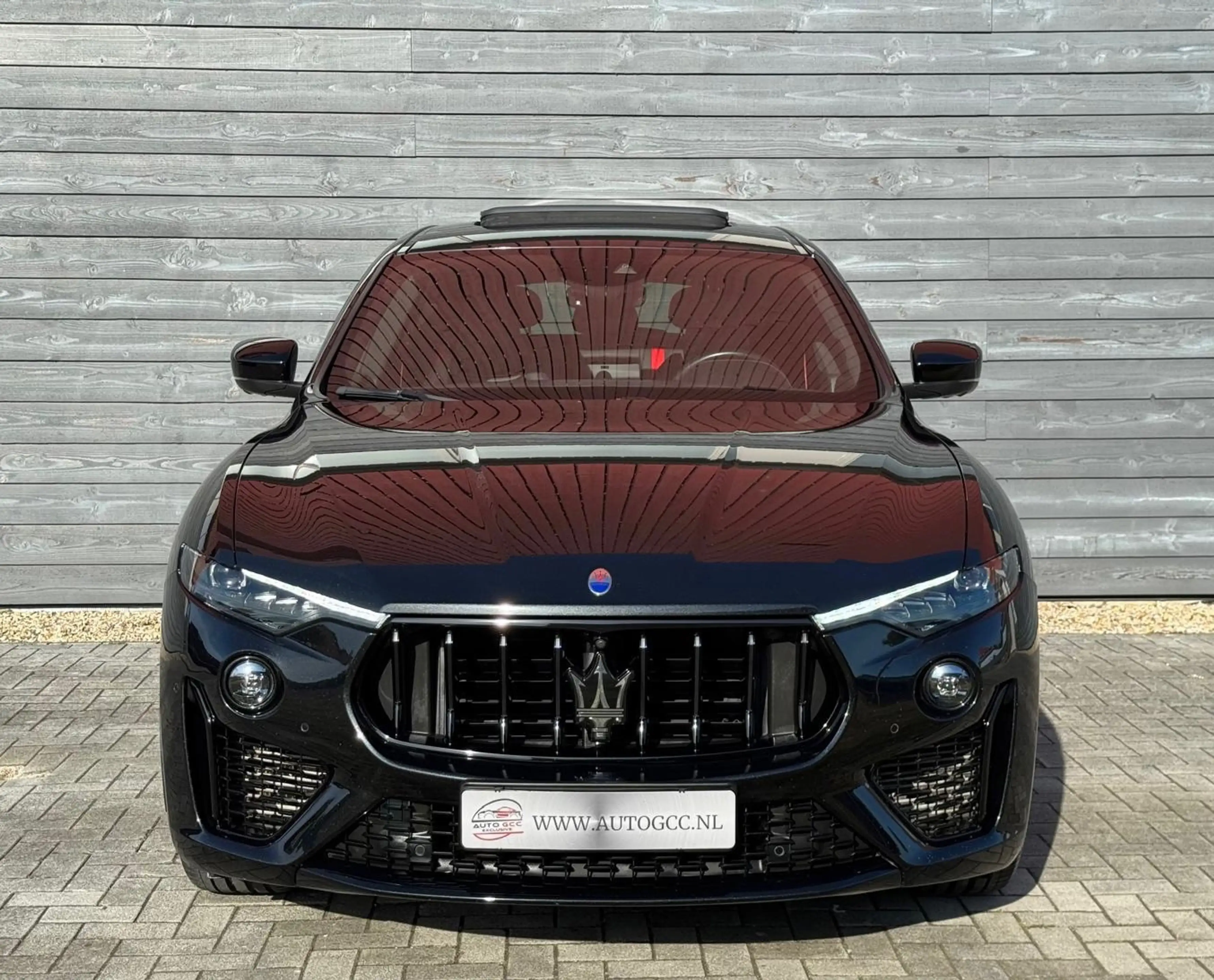 Maserati Levante 3.0 V6 S AWD GRANLUSSO PANO 430PK LUCHTVERING FACE — photo 2