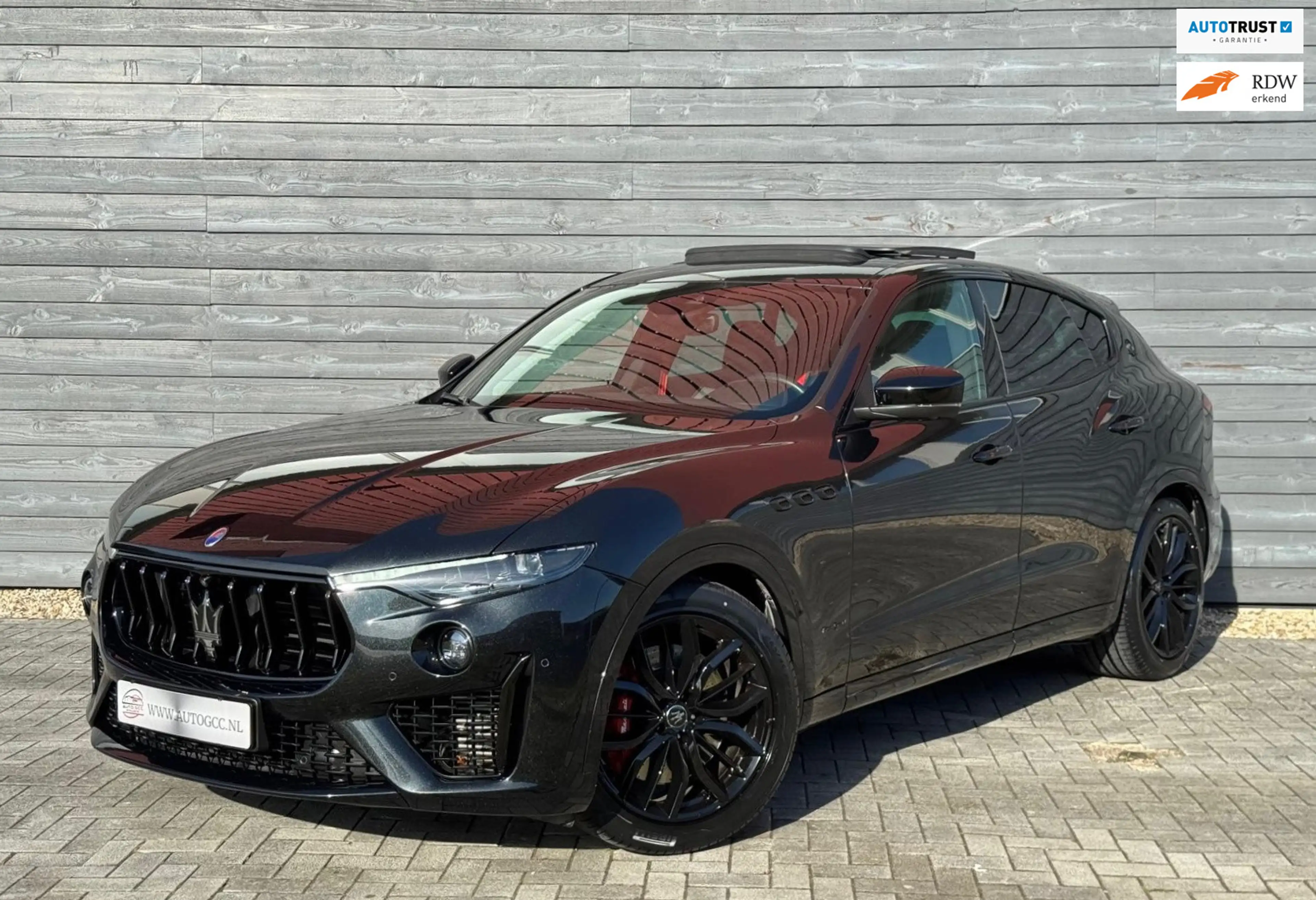 Maserati Levante 3.0 V6 S AWD GRANLUSSO PANO 430PK LUCHTVERING FACE