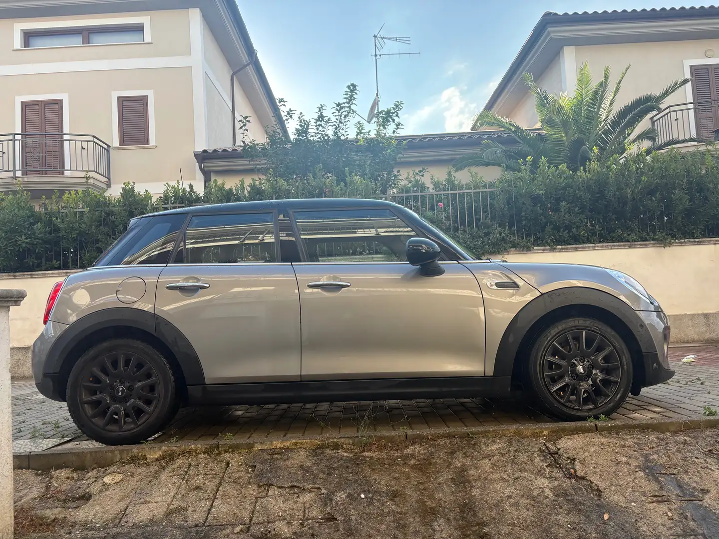 MINI Cooper D Mini 5p 1.5 Cooper D Beige - 1