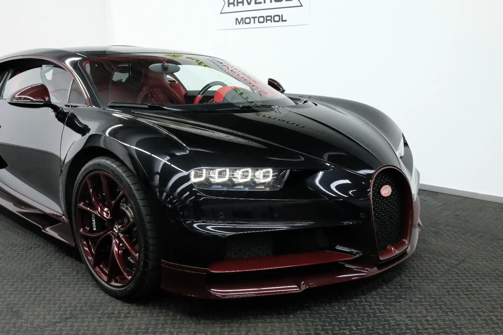 Bugatti Chiron Coupé in Schwarz gebraucht in Nürnberg für € 3.569