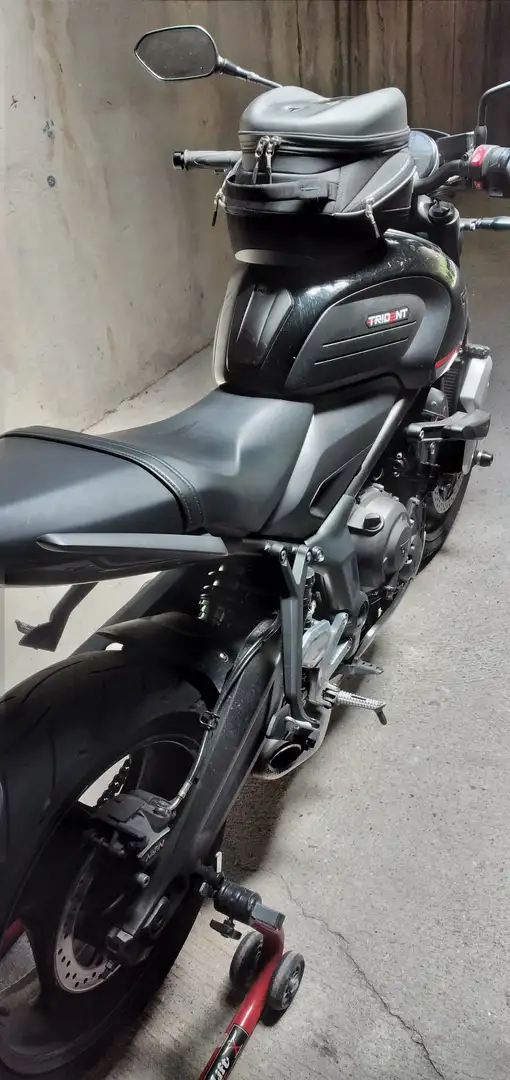 Triumph Trident 660 Negru - 2