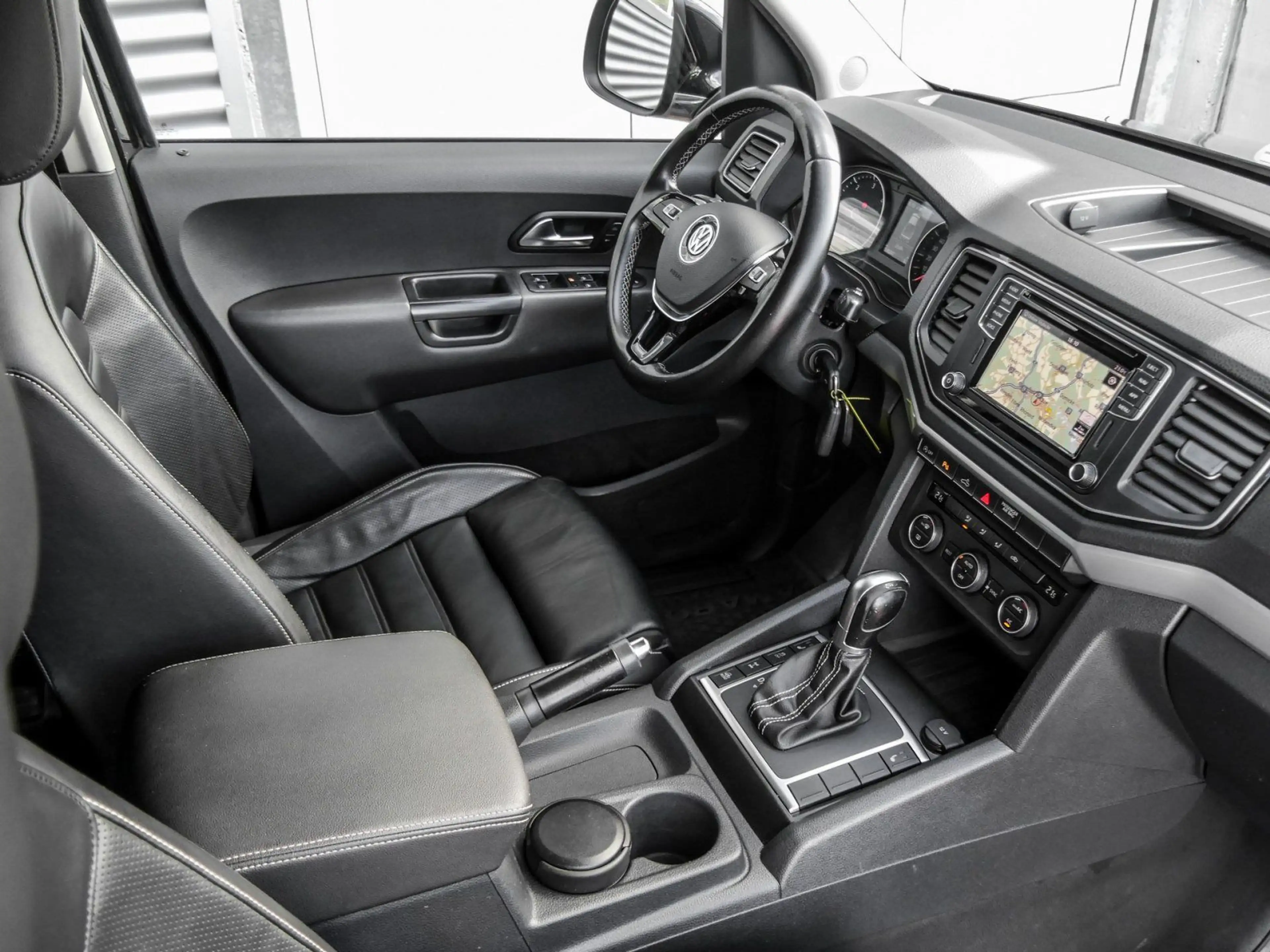 Volkswagen Amarok 3.0 TDI Aventura 4Motion AHK Roll Cover — photo 3